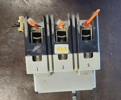 USED SIEMENS 3VF3211-1BU41-0AA0