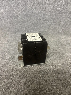 Used TYCO 3100-30T828WA PLC Contactors California US | Davliegogo LLC #1705921