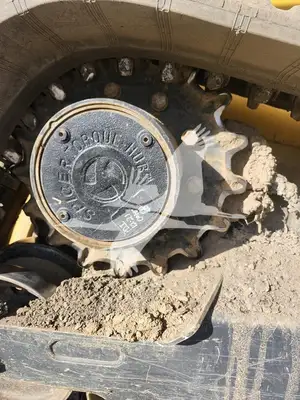 USED 2022 DEERE 331G
