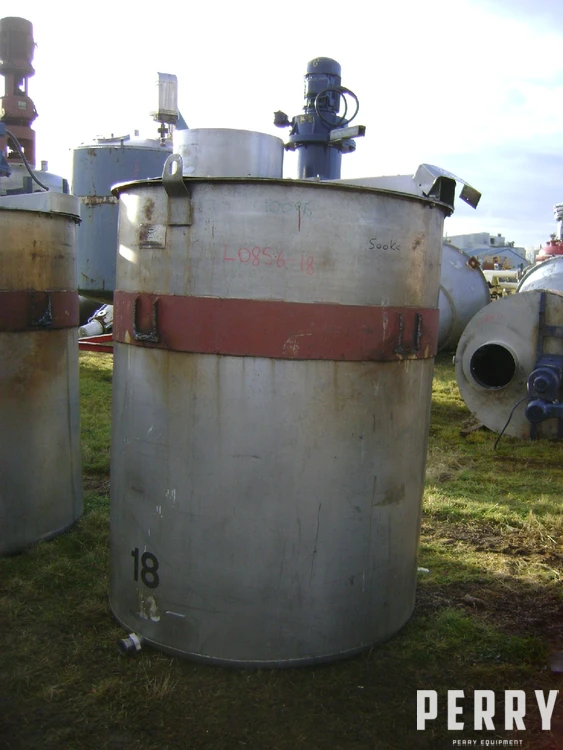 _UNKNOWN_ 2,500 Litre Stainless Steel Tanks | Perry Equipment