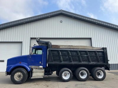 Used 2000 KENWORTH T800 TRI-AXLE DUMP TRUCK Dump trucks Michigan US | Miedema Asset Management Group #1436985