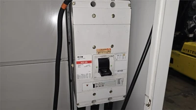 400 HP AC Motor and Yaskawa AC Drive A1000 w/ Cabinet