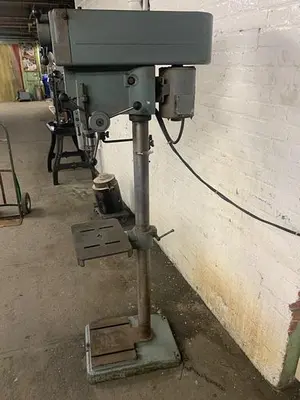 5924-410 Clausing Model 1670 15″ Variable Speed Floor Model Drill Press