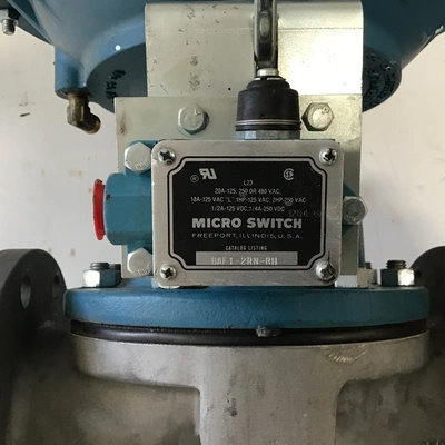 ITT Dia-Flo BAF 1-2RN-RH Diaphragm Valve with x2 Micro Switch 13A 125VAC 1HP