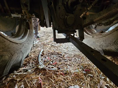 1988 Case International 585 tractor with loader | Iron Listing (57)