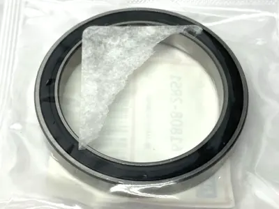 NEW SKF SINGLE ROW DEEP GROOVE BALL BEARING