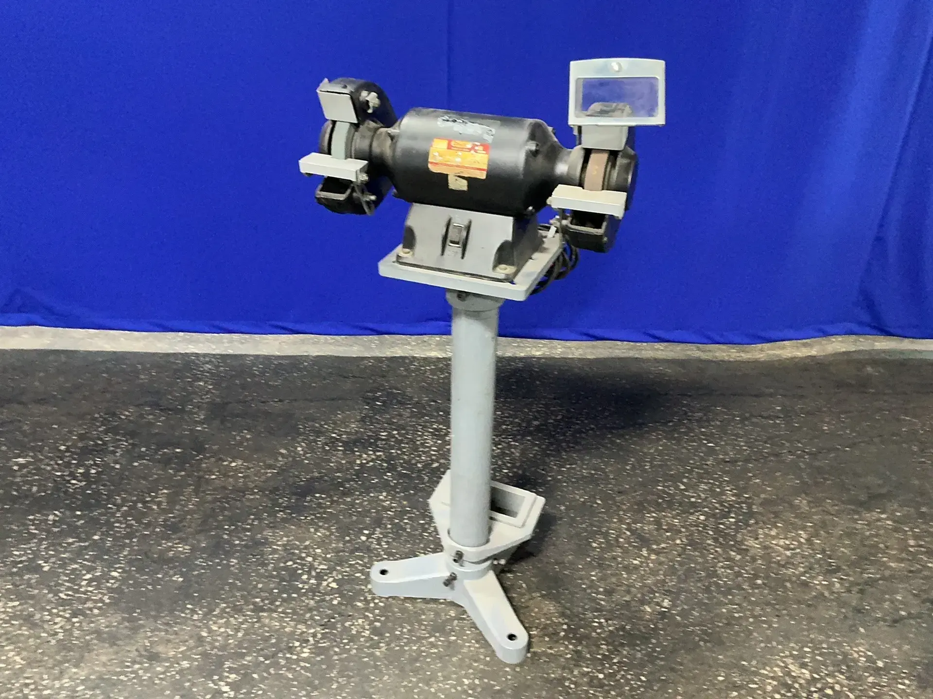 Used DAYTON 1ZZ07S Pedestal Type Grinders (Double End) Ohio US | HGR 24 #1452427
