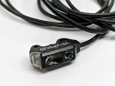 USED BANNER MINI SELF-CONTAINED CONVERGENT-MODE SENSOR