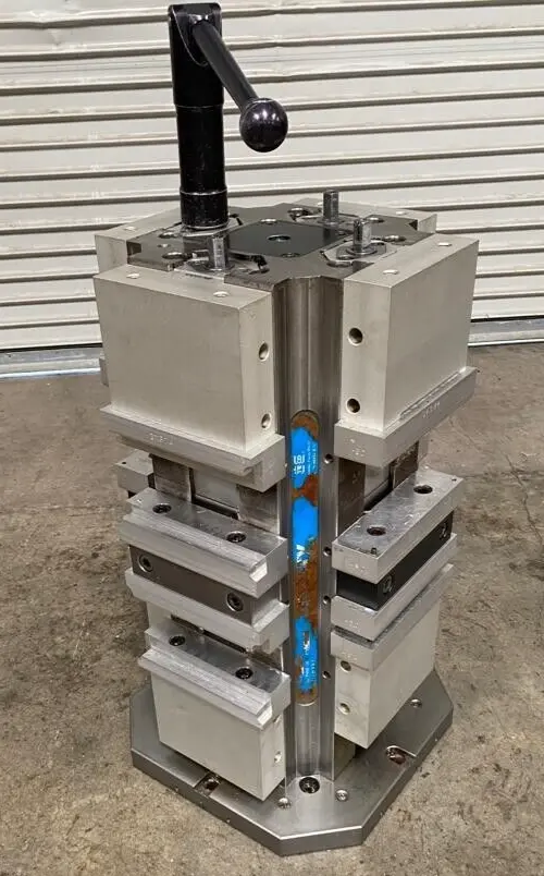 18 x 18 x 32 TECO Toolex Relock 8 Station 8” vise Tombstone CNC Machining Center