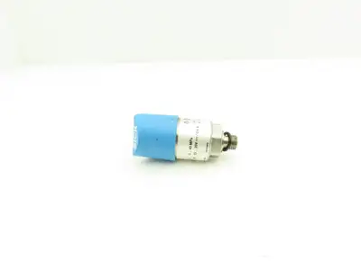 Sick PBS-RM040SG1SSNFMA0Z Electronic pressure gauge switch/sensor *Cracked*