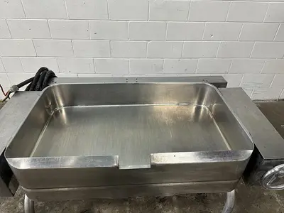 25 Gallon Electric Tilt Skillet