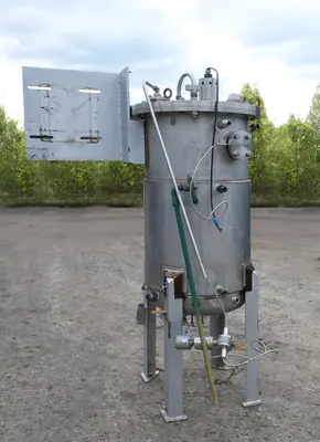 SPC8137  Reactor 250 liter capacity New Brunswick Scientific Co. bioreactor 40 psi internal, 35 psi jacket, top center agitator, Stainless Steel