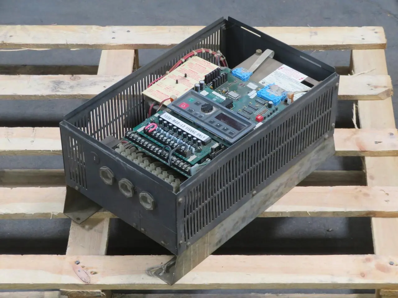 Used ALLEN BRADLEY 1336 VT-8005-EAN-FA2-L3 AC Drive Control Module Texas US | Aucto #1307100