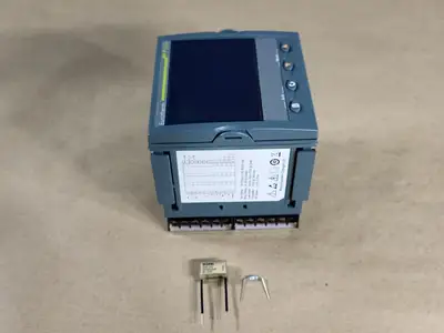 NEW SCHNEIDER ELECTRIC 3204I/FM/VH/RXDX/R/XXX/G/ENG/ENG