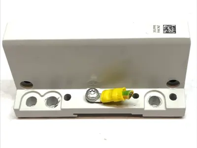 USED FESTO END PLATE DIE-CAST ALUMINUM ANGLED FITTING 195716
