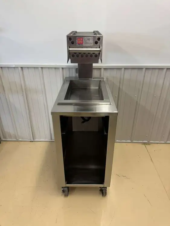Used Marshall Used Marshall CZ3 Fryer Dump Station Warmer with Cart and Casters 120V Restaurant Equipment (Miscellaneous) Illinois US | Falcon Restaurant Supply #1375094