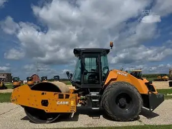 USED 2023 Case SV211E