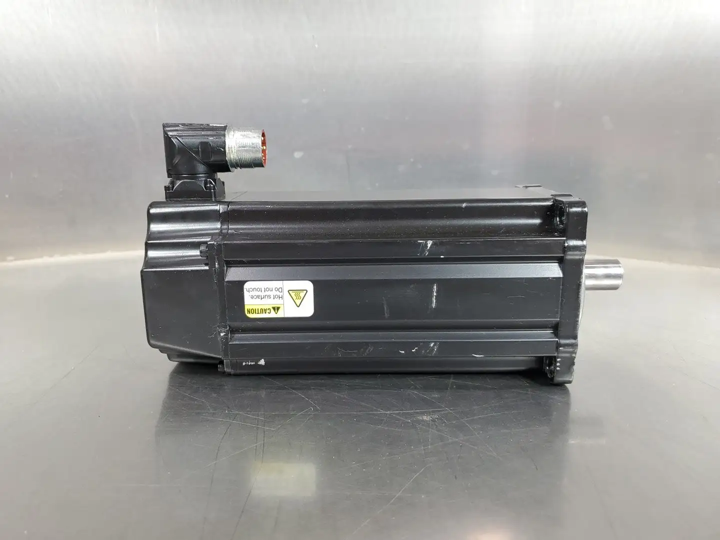 USED Allen-Bradley VPL-B1153F-PJ14AA Kinetix VP Low Inertia Servo Motor