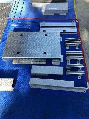 DIAMOND PLATE WITH U STRUT