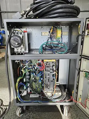 USED 2015 FANUC R-2000IC/210F