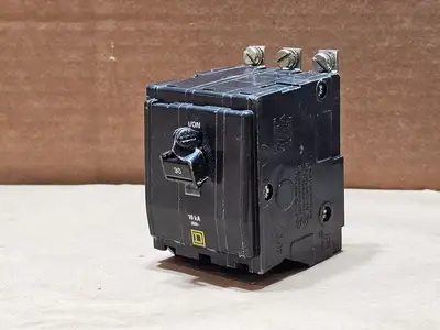 USED SQUARE D QOB330