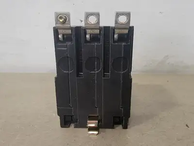 USED SQUARE D QOB320