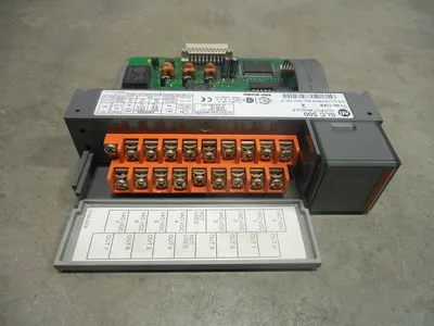 Allen Bradley 1746-OX8/A SLC 500 Output Module Used