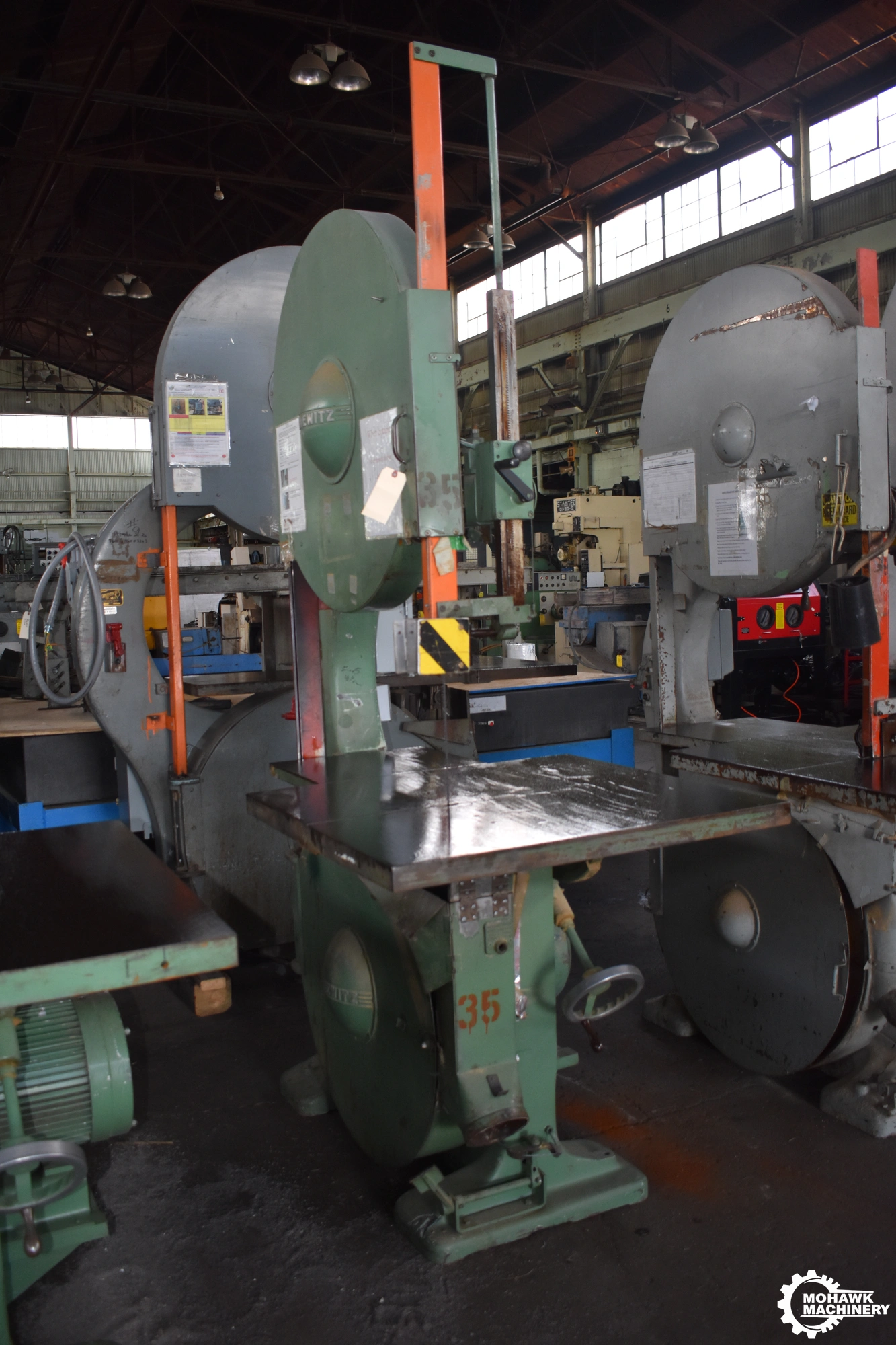 35.5" x 20" TANNEWITZ "GH" VERTICAL BAND SAW w/DIRECT DRIVE - TILTING TABLES
