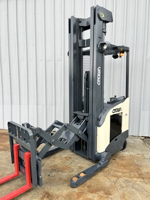USED 2010 CROWN RD5725-30