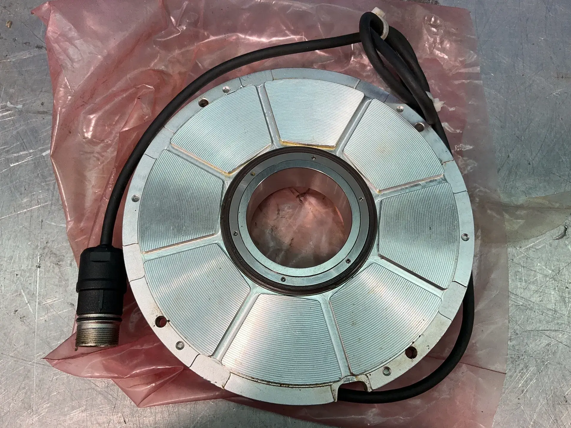 Used _UNKNOWN_ _UNKNOWN_ Encoders Ohio US | HGR 24 #1373356