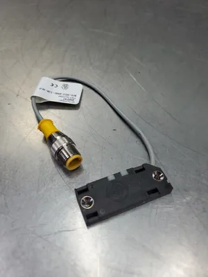 TURCK BC10-QF5.5-AN6X2-0.2M-RS 4T Proximity Switch. 5E-19