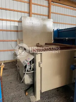 USED MARATHON FOUR (4) 2 YARD STATIONARY