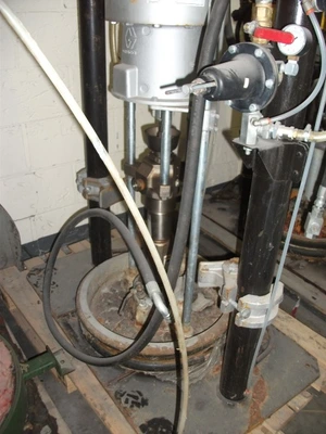 7 LPM Graco Bulldog Mastic Drum Pumps Ratio 40 to 1