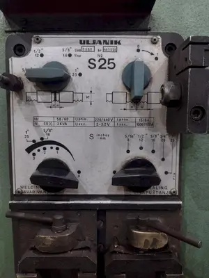 40" DAKE JOHNSON MODEL #VH-40 VERTICAL BAND SAW: STOCK #22831