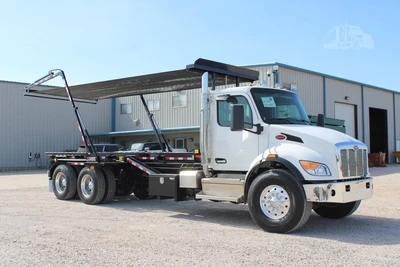 New | in-Stock 2027 PETERBILT 548 Rolloff Trucks Texas US | Roll Off Truck World #1492015