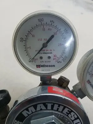 Used MATHESON _UNKNOWN_ Air Pressure Regulators | ND Industrial Surplus #1226738