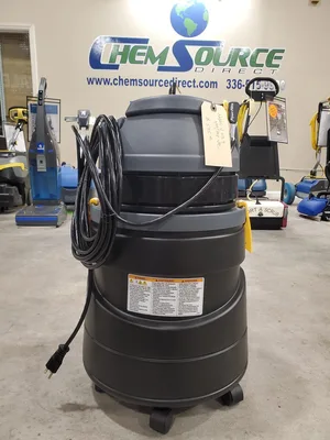 Tennant V-WD-9 Wet/Dry Vacuum     NEW