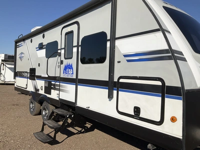 USED 2018 WHITE HAWK 23MRB