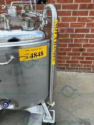 USED PRECISION STAINLESS 600 LITER STAINLESS STEEL JACKETED REACTOR 45 PSI