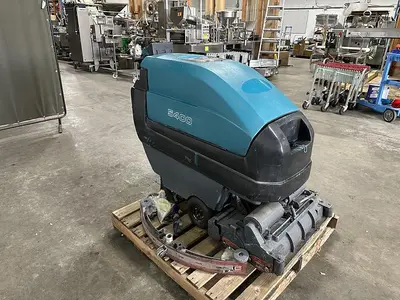 USED TENNANT M5400