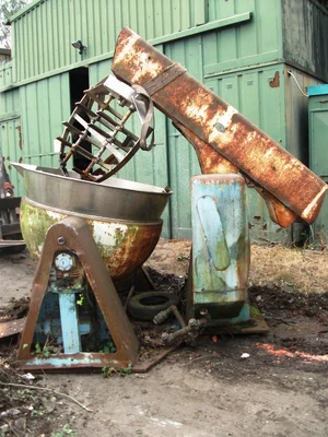 1,140L S/S Bch Scraped Jktd Tilting Pan