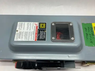 USED SQUARE D HEAVY DUTY SAFETY DISCONNECT SWITCH