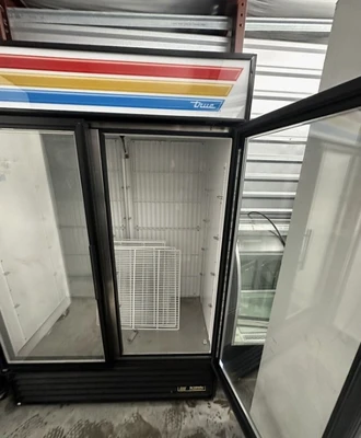 174-0015 True GDM-49F Glass 2 Door Self Contained Freezer