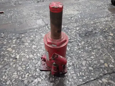Ford 6 Ton Hydraulic Bottle Jack