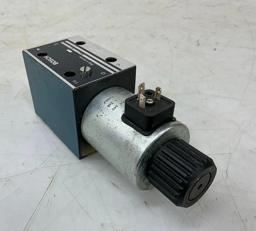 USED BOSCH 0 810 001 825