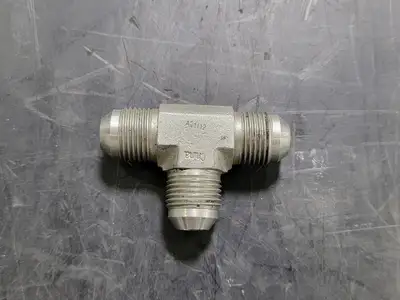 1/2" Male Threaded Tee M-08 JIC