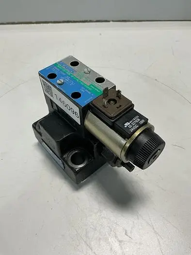 Used VICKERS DG4V-3S-56BL-M-U-HL7-60-EN490 Valves/Fittings Michigan US | Ideal Machinery #1233227