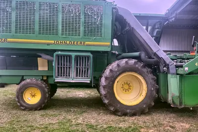 Used 2001 JOHN DEERE 9976 Self-propelled Harvesters Louisiana US | Proxy Equipment #1385191