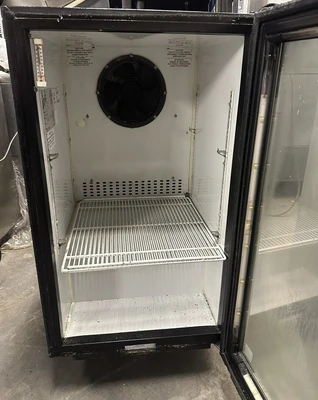 174-0045 Imbera VR06 Commercial Glass Door Self Contained Cooler