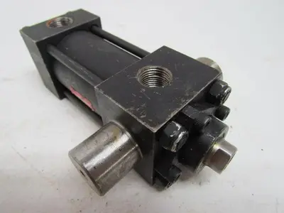 Hennells NC9-MT1-NC Pneumatic Air Cylinder 1-1/2" Bore 1-1/4" Stroke Trunnion